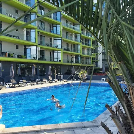 Marine Vibes - Pool & Apartment *