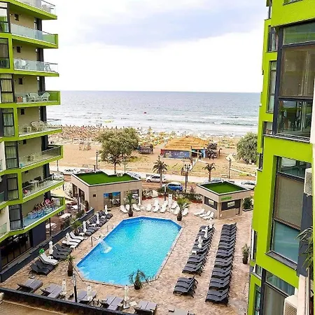 Marine Vibes - Pool & Apartment *