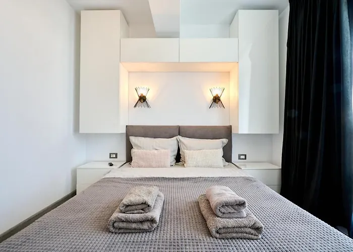 Marine Vibes - Pool & 公寓 那沃达利