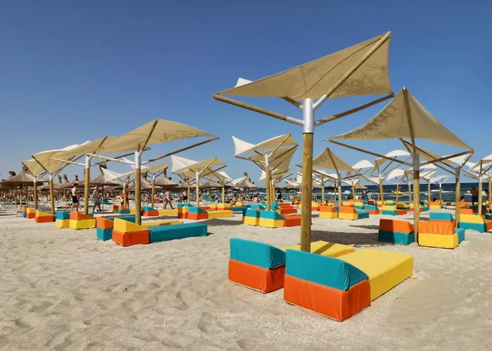 Marine Vibes - Pool & Navodari