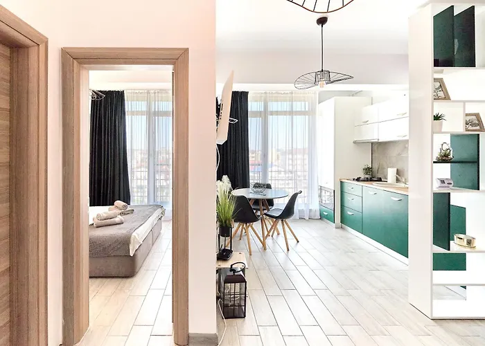 Marine Vibes - Pool & Navodari