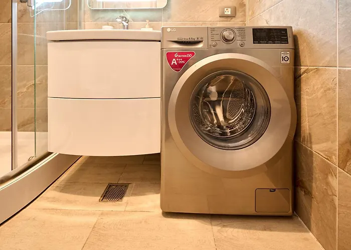 Marine Vibes - Pool &