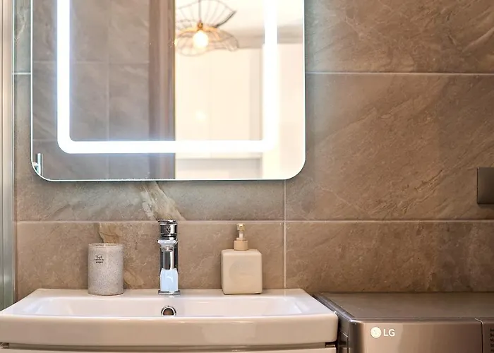 Marine Vibes - Pool & *