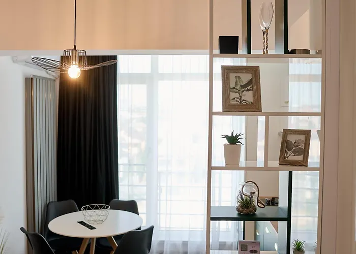 Marine Vibes - Pool &