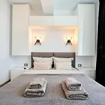 Marine Vibes - Pool & Apartment Navodari