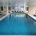 Marine Vibes - Pool & Apartment Navodari