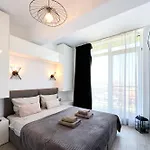 Marine Vibes - Pool & Apartment Navodari