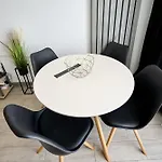 Marine Vibes - Pool & Apartment