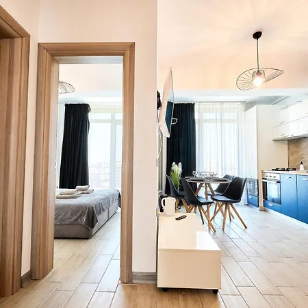 Marine Vibes - Pool & Spa Beach Resort Apartment *