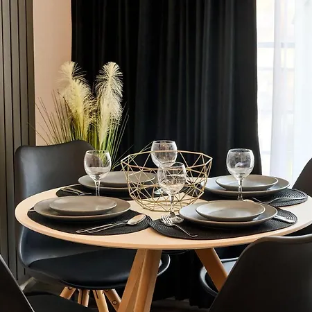 Marine Vibes - Pool & *