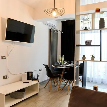 Marine Vibes - Pool &