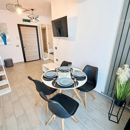 Marine Vibes - Pool & Năvodari