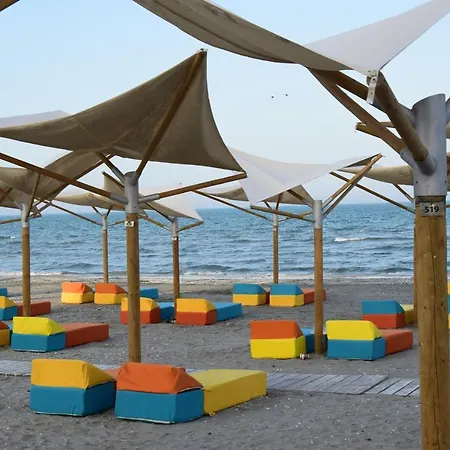 Marine Vibes - Pool & Spa Beach Resort Apartment *