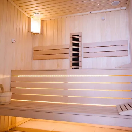 Marine Vibes - Pool & Năvodari