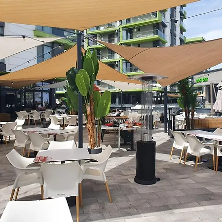 Marine Vibes - Pool &