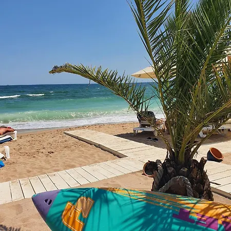 Marine Vibes - Pool & Spa Beach Resort Apartment