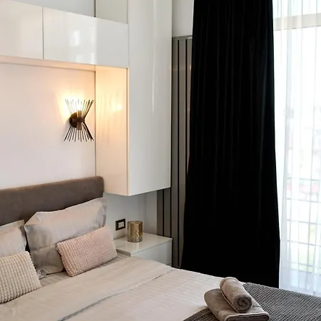 Marine Vibes - Pool & Spa Beach Resort Apartment