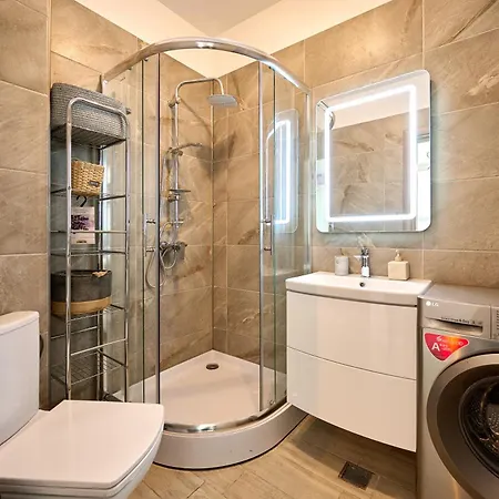Marine Vibes - Pool & Spa Beach Resort Apartment *