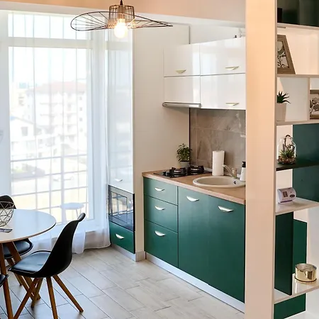 Apartment Marine Vibes - Pool & Spa Beach Resort Navodari