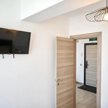 Marine Vibes - Pool &