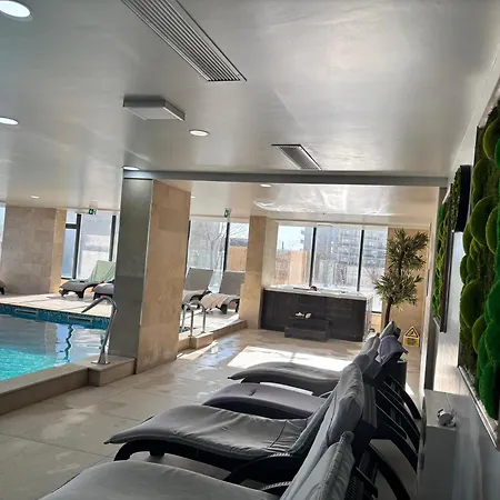 Marine Vibes - Pool & Spa Beach Resort Apartment *