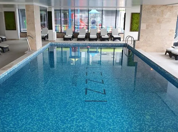 Marine Vibes - Pool & Appartamento Năvodari