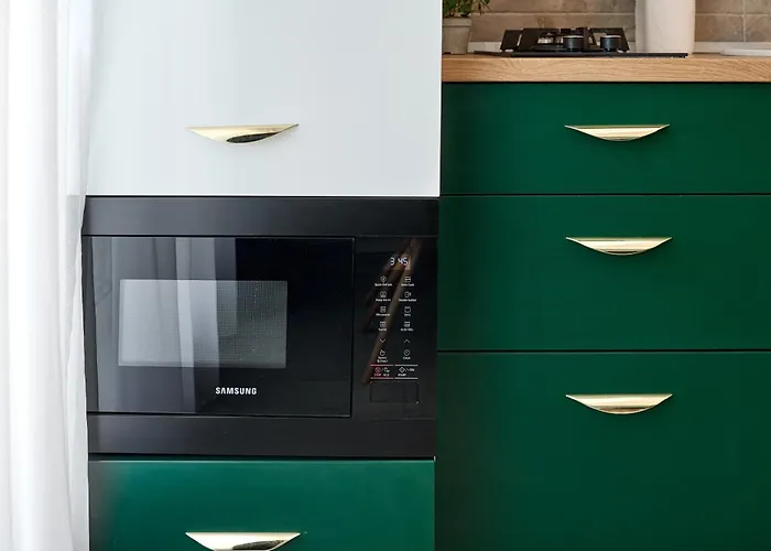 Marine Vibes - Pool & 아파트 *