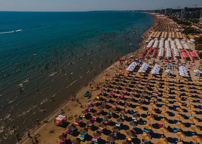 Marine Vibes - Pool & 아파트 Năvodari